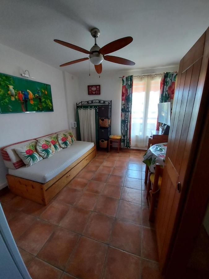 T2-Clim-Fibre-Garage 2,30 X 4,95 X 1,90 A La Faviere Appartement Bormes-les-Mimosas Buitenkant foto