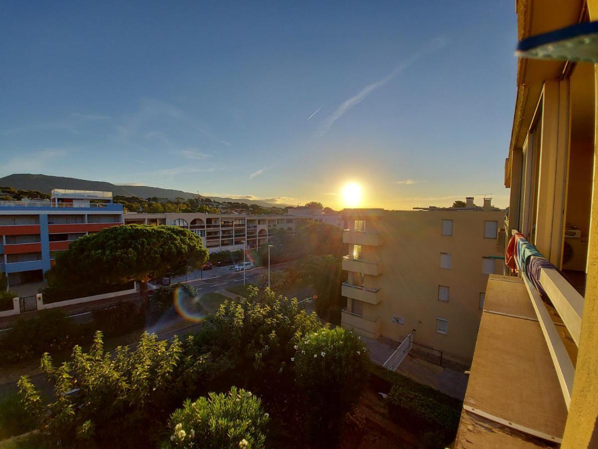 T2-Clim-Fibre-Garage 2,30 X 4,95 X 1,90 A La Faviere Appartement Bormes-les-Mimosas Buitenkant foto